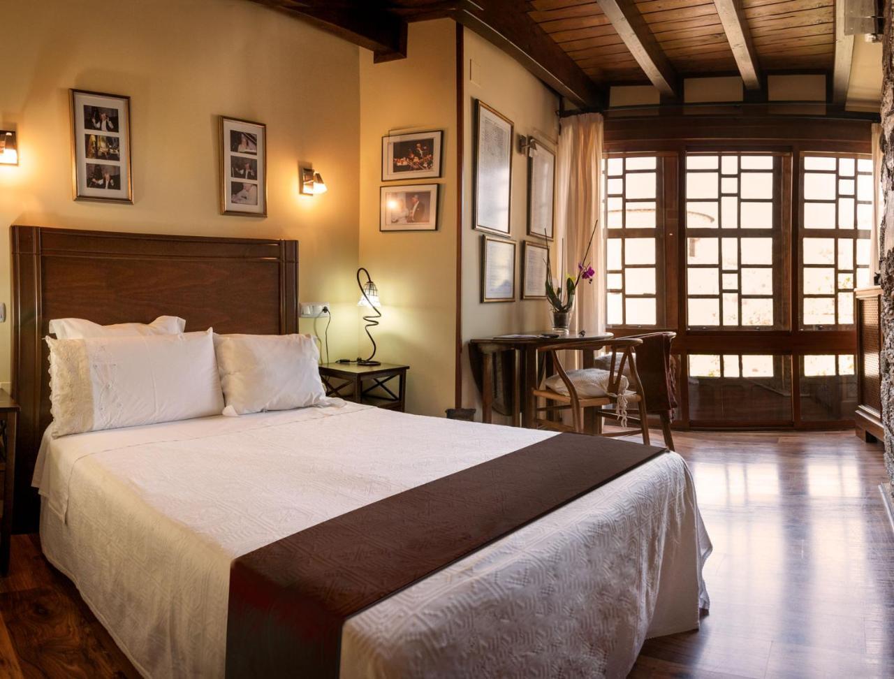 Micro-Hostal La Puerta Del Perdon Villafranca Del Bierzo Bagian luar foto