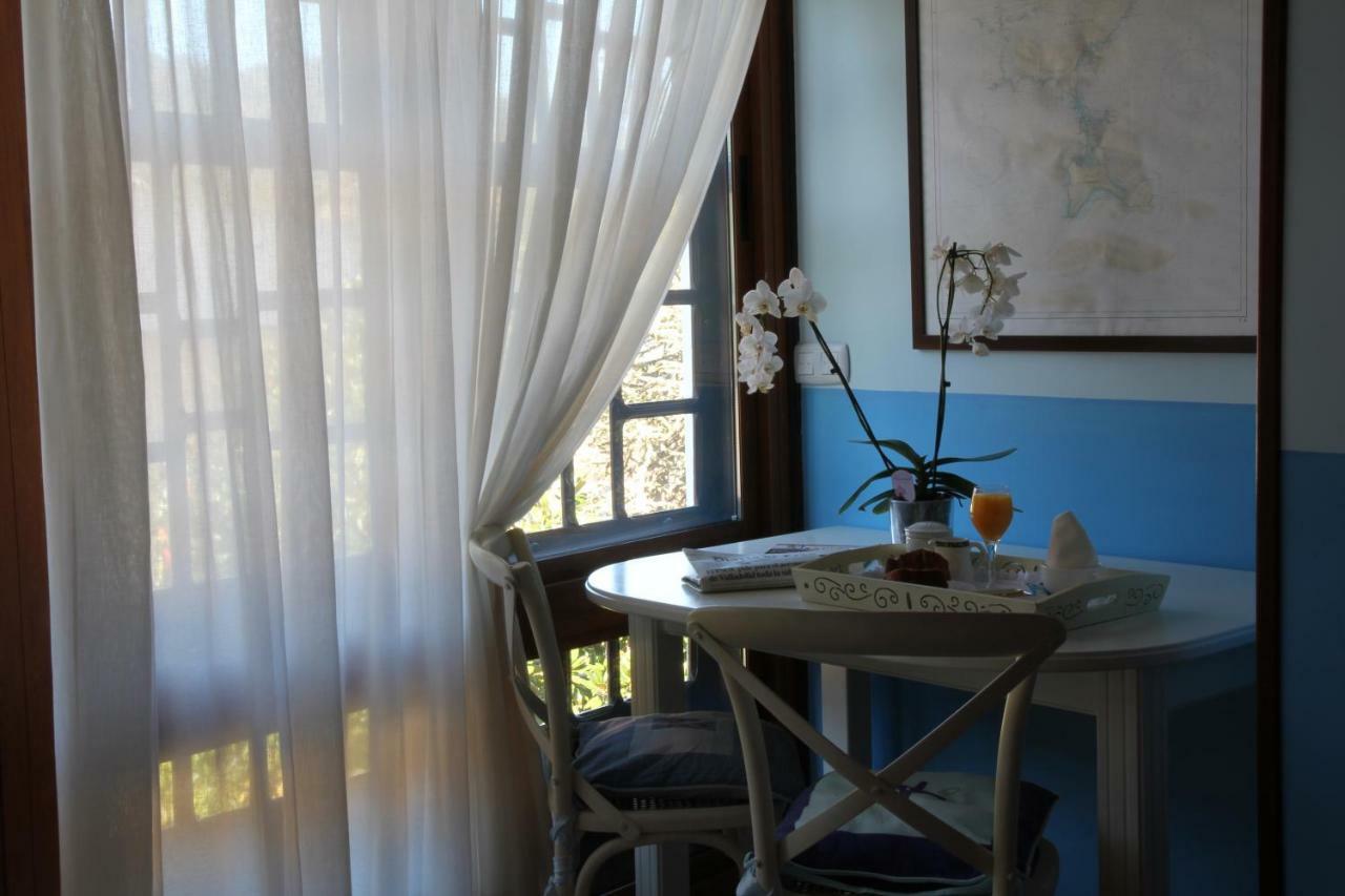 Micro-Hostal La Puerta Del Perdon Villafranca Del Bierzo Bagian luar foto