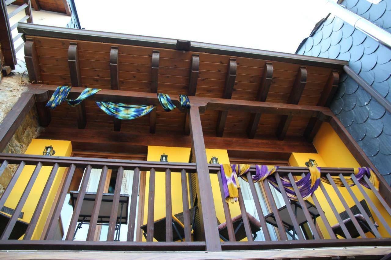 Micro-Hostal La Puerta Del Perdon Villafranca Del Bierzo Bagian luar foto