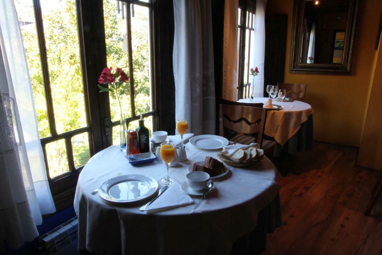 Micro-Hostal La Puerta Del Perdon Villafranca Del Bierzo Bagian luar foto