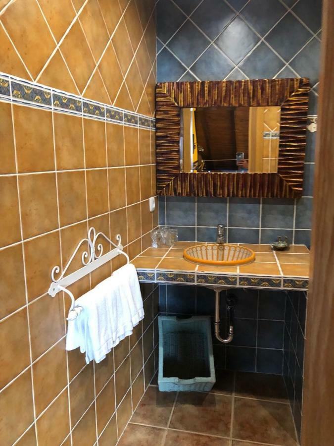 Micro-Hostal La Puerta Del Perdon Villafranca Del Bierzo Bagian luar foto