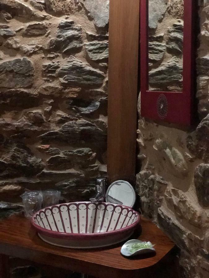 Micro-Hostal La Puerta Del Perdon Villafranca Del Bierzo Bagian luar foto